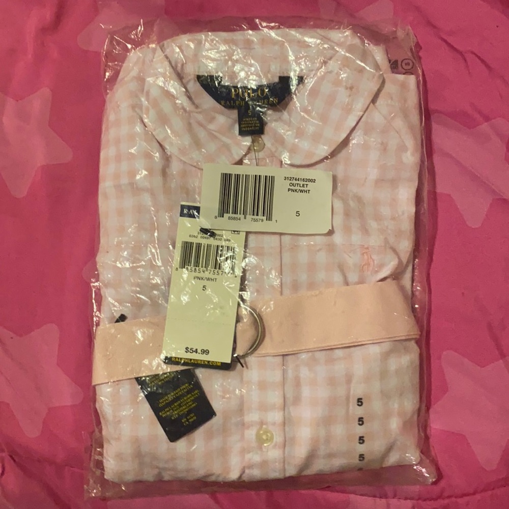 Never been wore, very cute, tags are still on